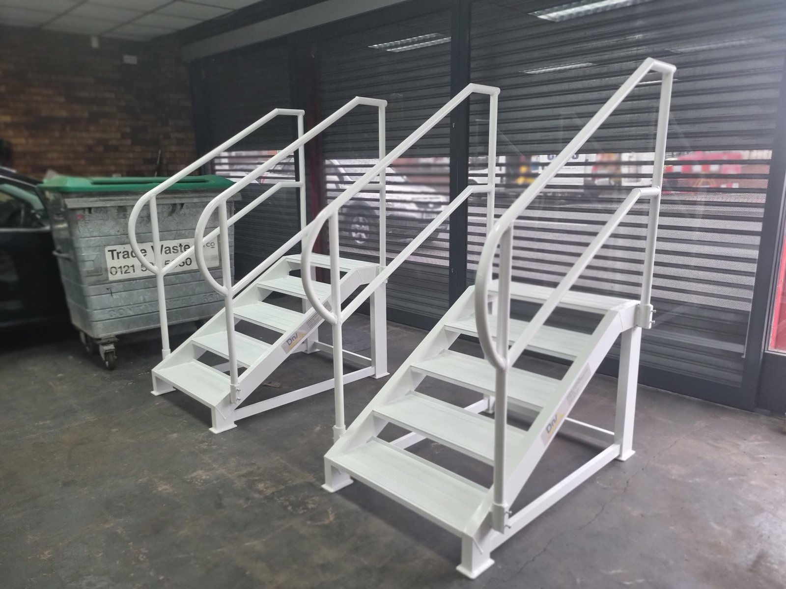 portable aluminium steps